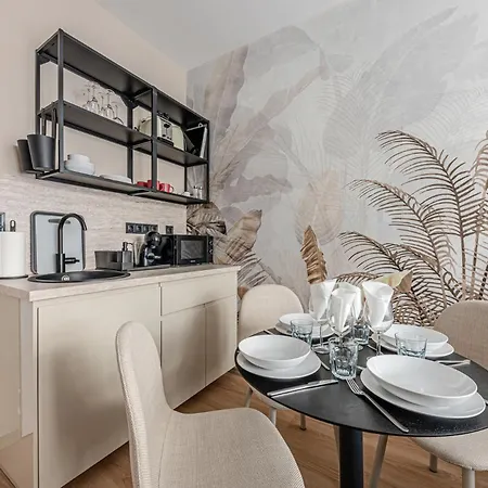 Casas Elites Premium Apartments- Near Westend Center *